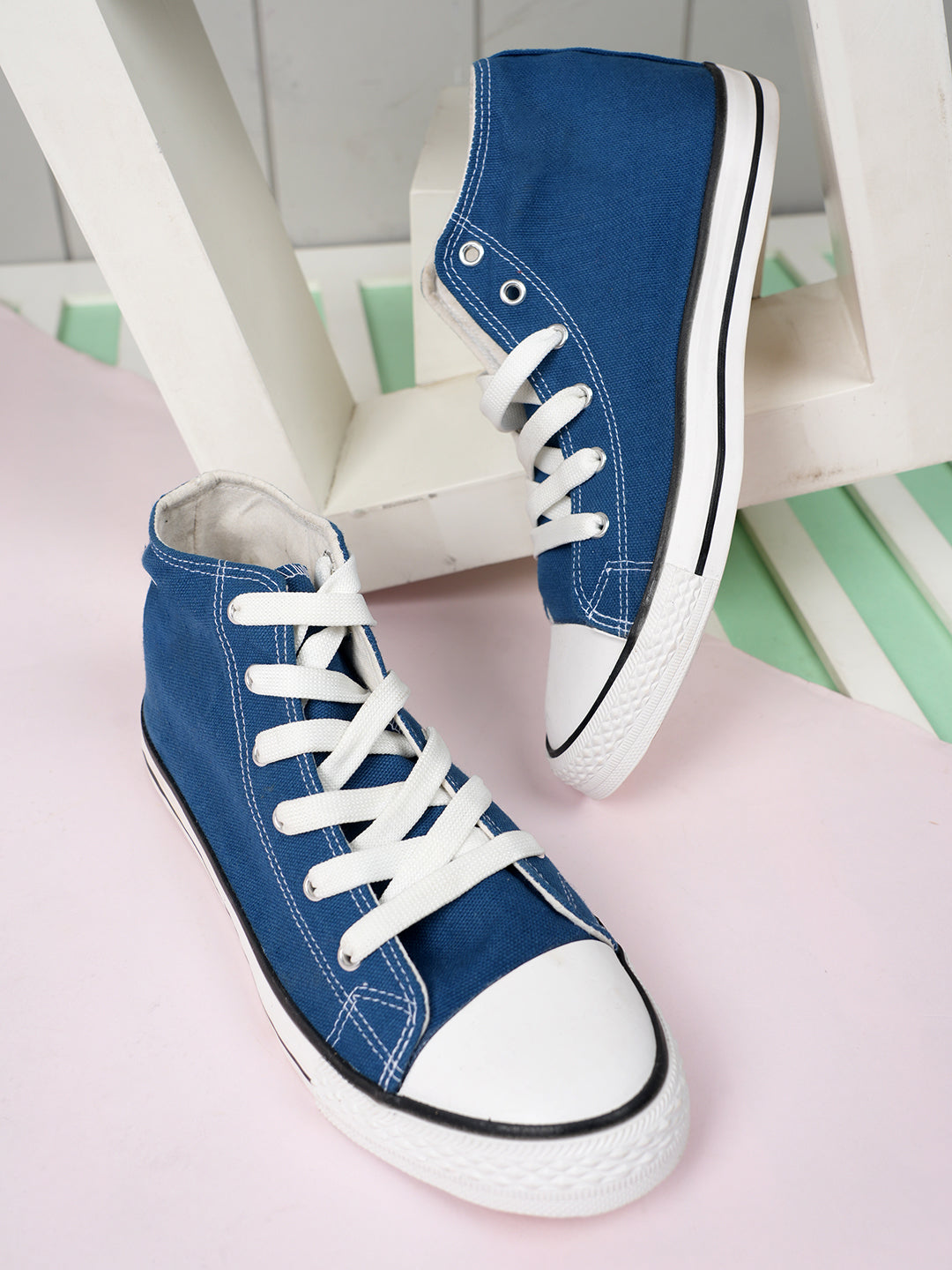 Women Canva Casual Shoes – Stylish Comfort for Everyday Wear