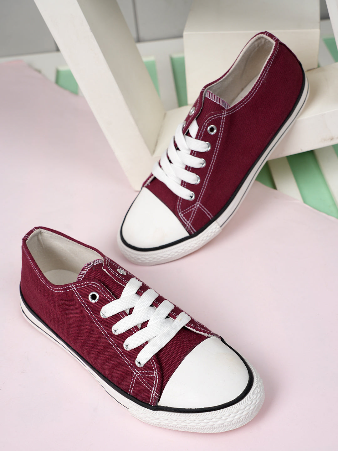Men Canva Casual Shoes – Stylish Comfort for Everyday Wear
